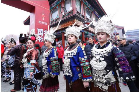 �����л������ᾫ�ʷ׳ʣ��綱��ɫ����עĿ