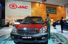 �������������ϰ���ҵ�����ֱ�����ͬ���½�40.31%