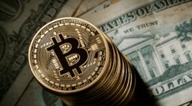 ���ر�ͻ��7400��Ԫ  OKEX��C2C������ͬ���Ա����