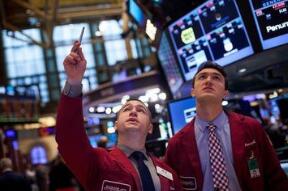 ����500ָ�������µ�11.33�㣬����0.43%