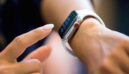 ƻ����˾���ڽ��﷢�����Ĵ�Apple Watch ��Ļ�ߴ罫����15%