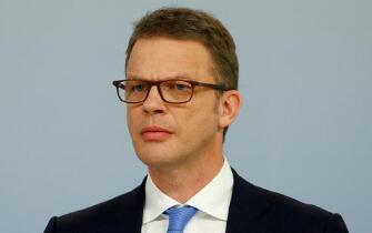 ����־���У�������CEO����˹�ٰ�-��Ӣ��Christian Sewing��Ϊ��CEO