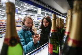 ����˹¬�����ʱ������������ȳ�  ��è�̳��ڶ����ܽ��׶������һ��