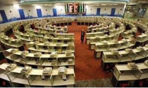 ����ָ����0.68%  ��30210.45��  ���ָ����0.67%