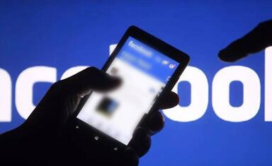 Facebook�����飩��˽���ó��ֹ��ϣ���1400���û���Ĭ�Ϸ�����Ϊ��������