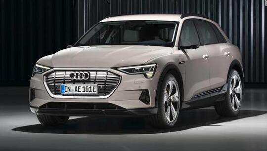 �µ��׿�ȫ�綯SUV E-Tron�������ǰ��½ŷ�޴�½