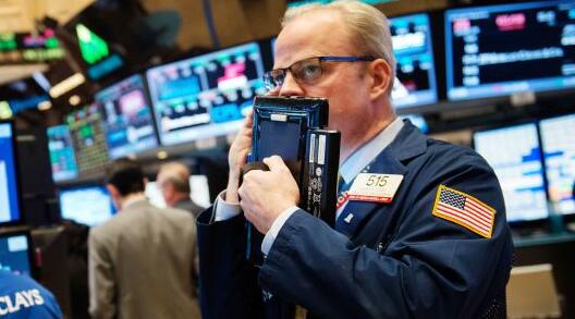 ����˹ָ���µ�103�㣬��˹���ָ���򾭼�����ƣ��������������8�����ǵ���ͷ��