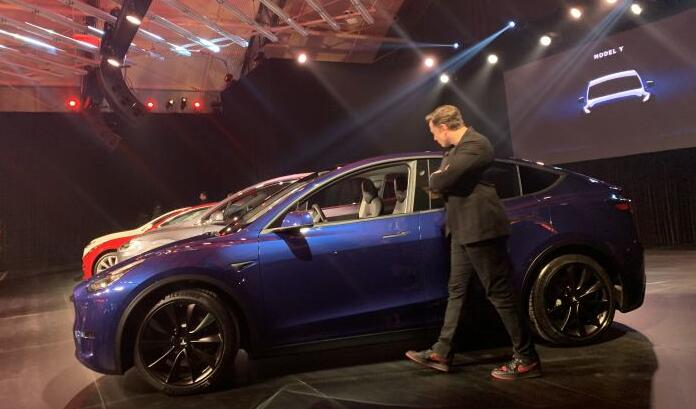 ��˹���ոշ������¿���ԽҰ��Y�ͣ����Ϊ3.9����Ԫ