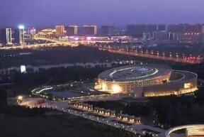 ���죺��ը����˹�������ľ���Ӱ����Ҫ���������β���