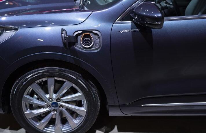 ��������CEO��ķ��������(Jim Hackett)�ƣ������Ƴ�ȫ�綯F-150Ƥ���͡�Ұ���������綯�� 