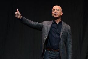 ����ѷCEO�ܷ�•����˹(Jeff Bezos)����Ա��������������ҵ���ǳ��˷ܡ�