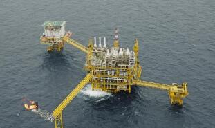 ��һ�ͼ�����  ������׼WTIԭ���µ�33����