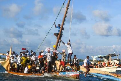 �ձ�7�·ݺ��Ļ�е��������-6.6%��Ԥ��Ϊ-8.0%