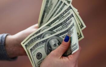 11��4�գ�1��Ԫ�������7.0382Ԫ���ϵ�55��