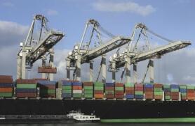 ӡ��1�½��ںͳ��ڼ���ͬʱή��