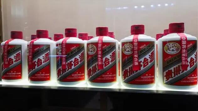 48����˧�������ս�ę́���� �����ж�ε�ί��ǡ����³�