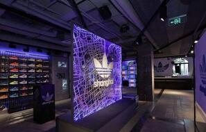 ���ϴ�˹����¹���һ��Ա���Ĺ�״������������