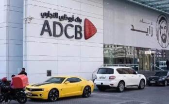 ����������ҵ���н���Ա400��