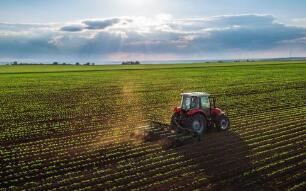 ������Ʒ�ڻ�ҹ�̶����µ� ����ϩ����3%