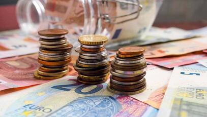 �й��˱���1-8�±�������4103.8��Ԫ