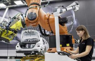 �¹���ҵ��Ա������ʮ��͵�