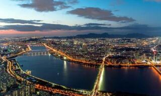 ȥ�꺫����ҵ��Ʊ��ծȯ���ж�ͬ������10.8%