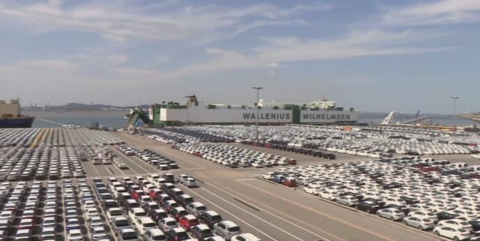 ����1�����������������ھ���λ������