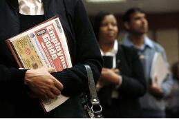 �������ܳ���ʧҵ����������50�����£�4�²�Ա��������21�����