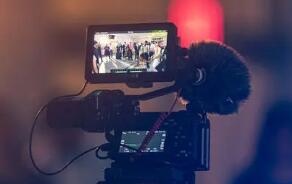 Ϊֱ���������γ���֮��