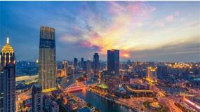 �������������Ӣ���̽翴���й�����ǰ��