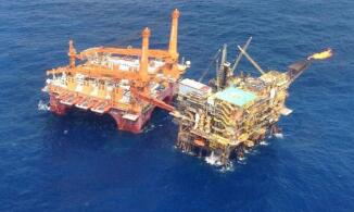 5��13������WTIԭ���ڻ�����4%��������ԭ������3.8%