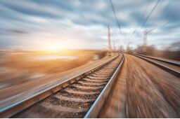 ����1-4��������Ϲ�ҵӪ��ͬ������9.6%