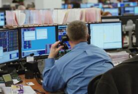 ŷ�޹���13��С���յͣ������������CAC40ָ���µ�0.4%