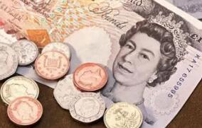 10����Ӣծ��������8������