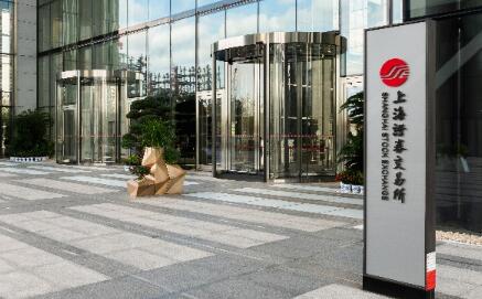 210�һ������幫˾��¶�걨 82�Ҿ�������λ������