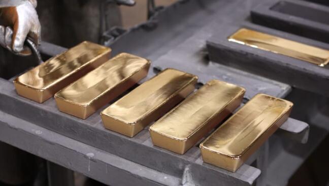 �����������У�ȫ�򾭼û�ƽ����½ ծ����ճɹؼ���ս