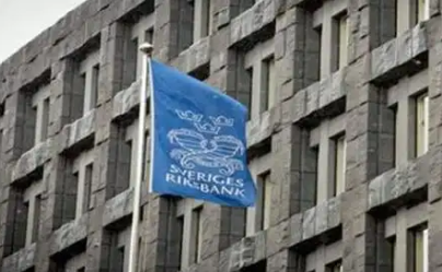 ������У����������������µ�0.25���ٷֵ���2.5%