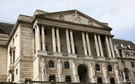 Ӣ�����н�Ϣ25������ ����ίԱ�������󽵷�